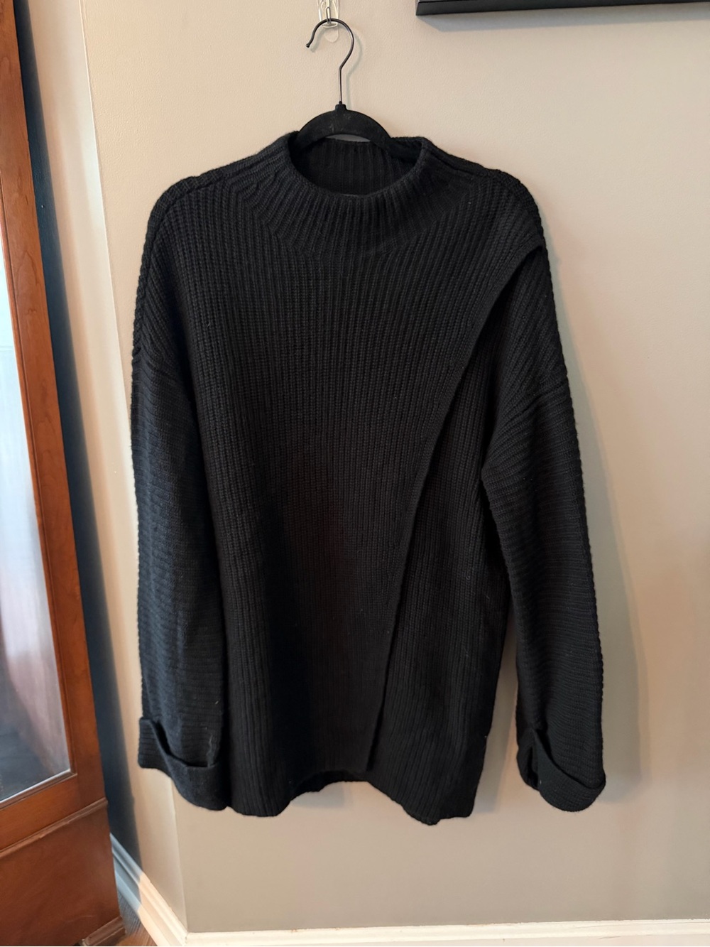 Athleta Black Ribbed Crewneck Sweater - Minimalist Knit. Medium